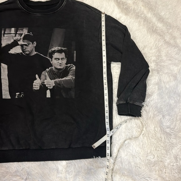 Chandler Bing long sleeve T-Shirt, Chandler Friends Chandler Bing Friends - Picture 4 of 6